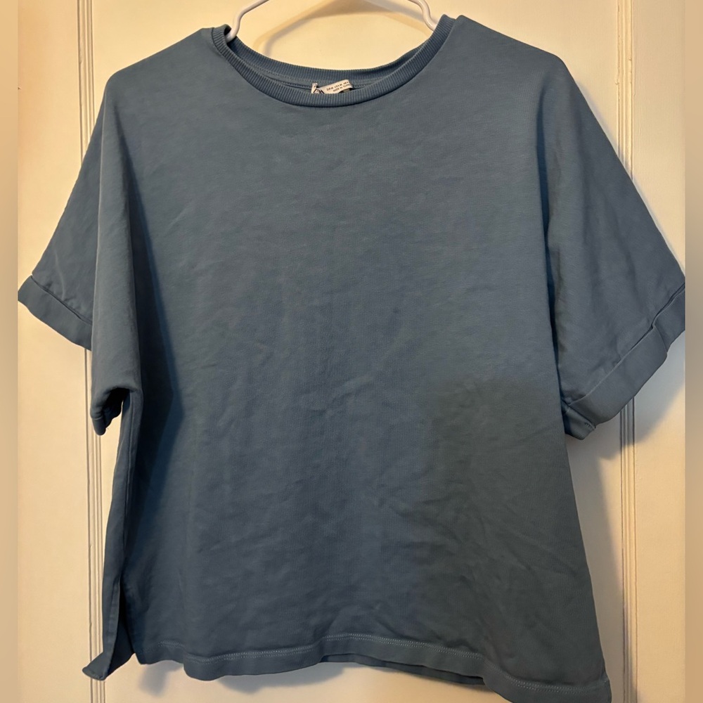 Zara tee size medium